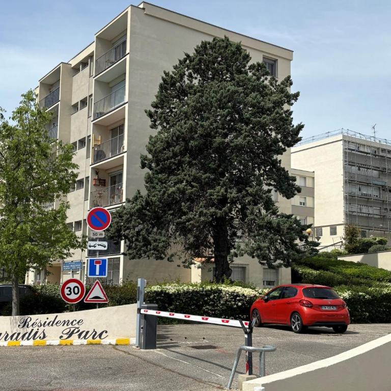 Grand appartement a Martigues - Four-Bedroom Apartment - 12