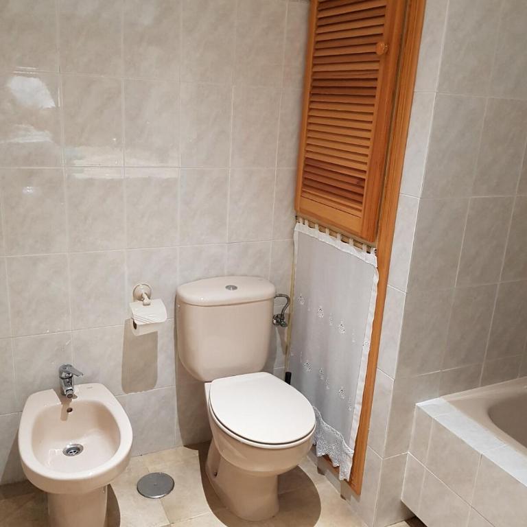 Peaceful 1BR Getaway - Walk to Beach and Train - One-Bedroom Apartment with Balcony - 28