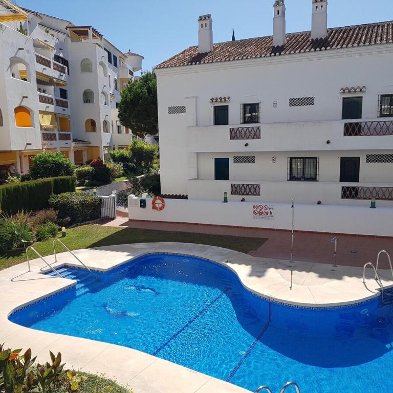 Peaceful 1BR Getaway - Walk to Beach and Train - One-Bedroom Apartment with Balcony - 23