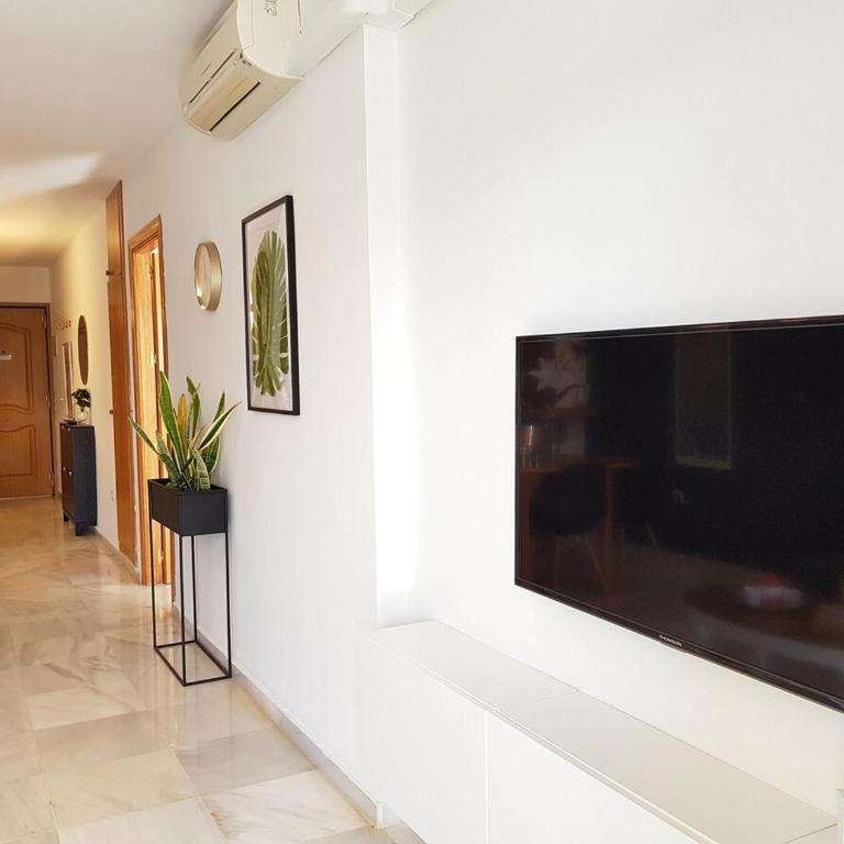 Peaceful 1BR Getaway - Walk to Beach and Train - One-Bedroom Apartment with Balcony - 7