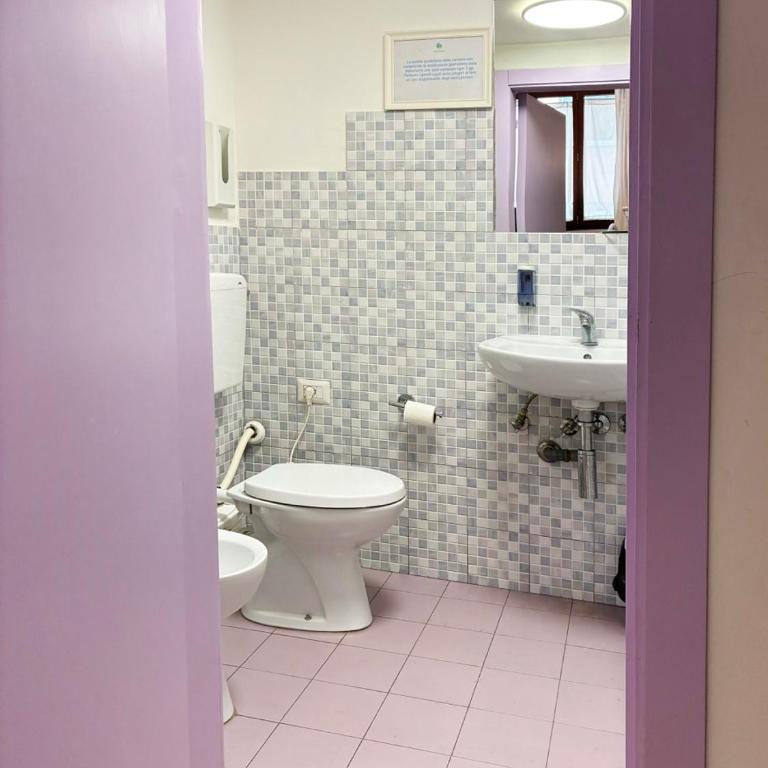 Holihome Le Rose - Family Room with Private Bathroom - 10