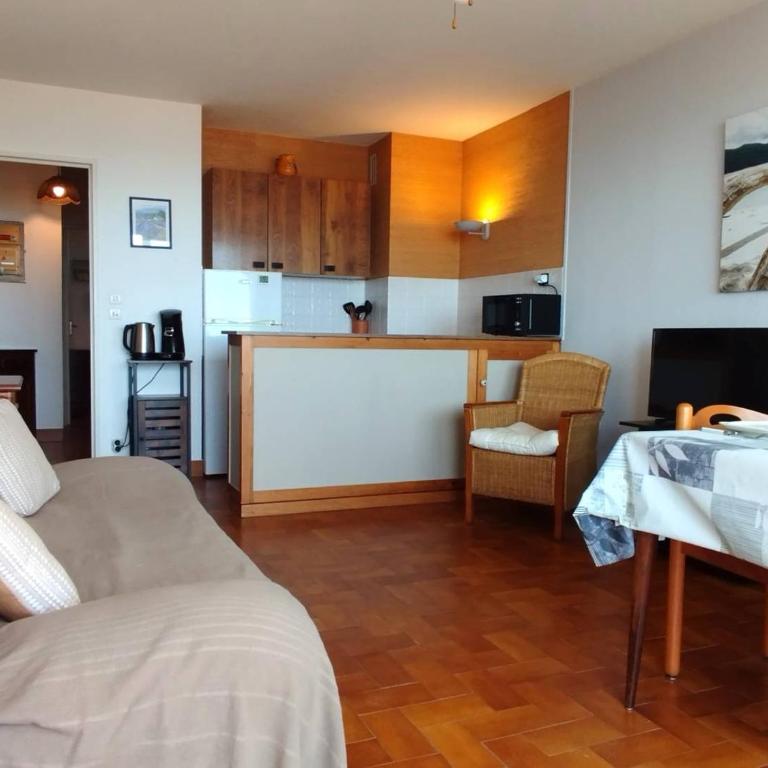T2 face mer avec parking à deux pas de la plage et des commerces -4GAL502 - Apartment mit Meerblick - 24