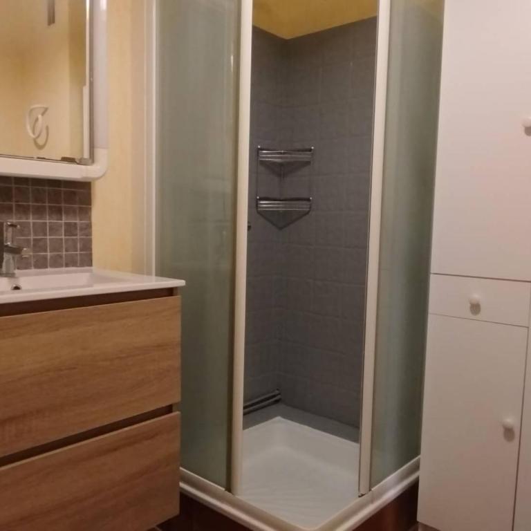 T2 face mer avec parking à deux pas de la plage et des commerces -4GAL502 - Apartment mit Meerblick - 12