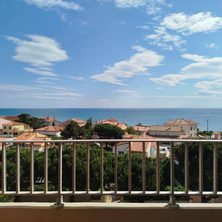 T2 face mer avec parking à deux pas de la plage et des commerces -4GAL502 - Apartment mit Meerblick - 6