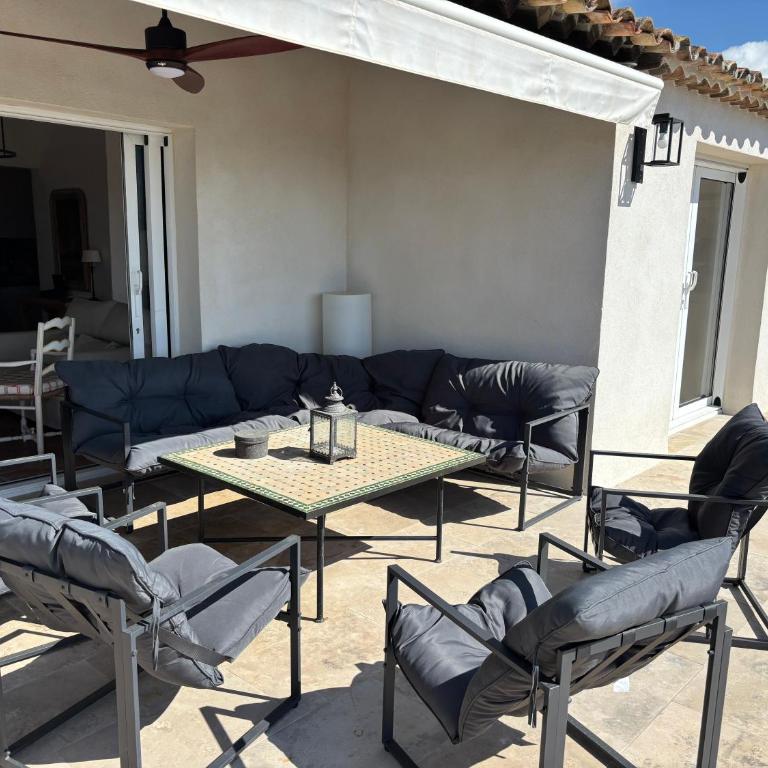 "La Chantyviere" Villa vue Exceptionnelle 180 degrés sur Golf Tropez, accès plage privée - Villa con piscina privada - 9