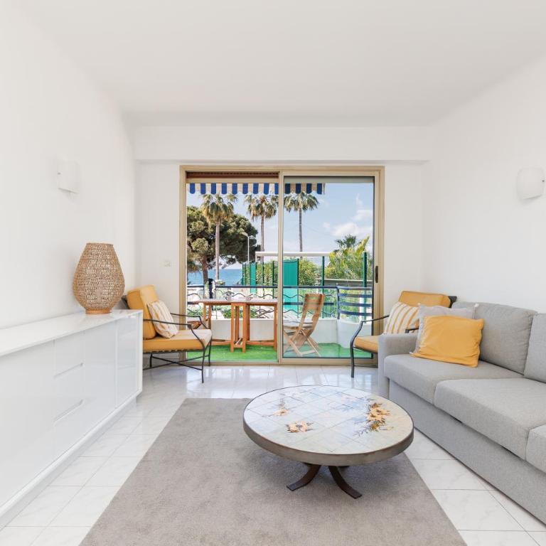 Cannes: Croisette Quartier Martinez - 90m² - Appartement 2 Chambres - 2