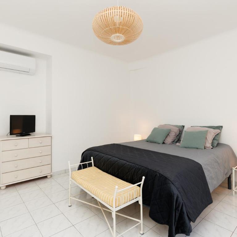 Cannes: Croisette Quartier Martinez - 90m² - Appartement 2 Chambres - 7