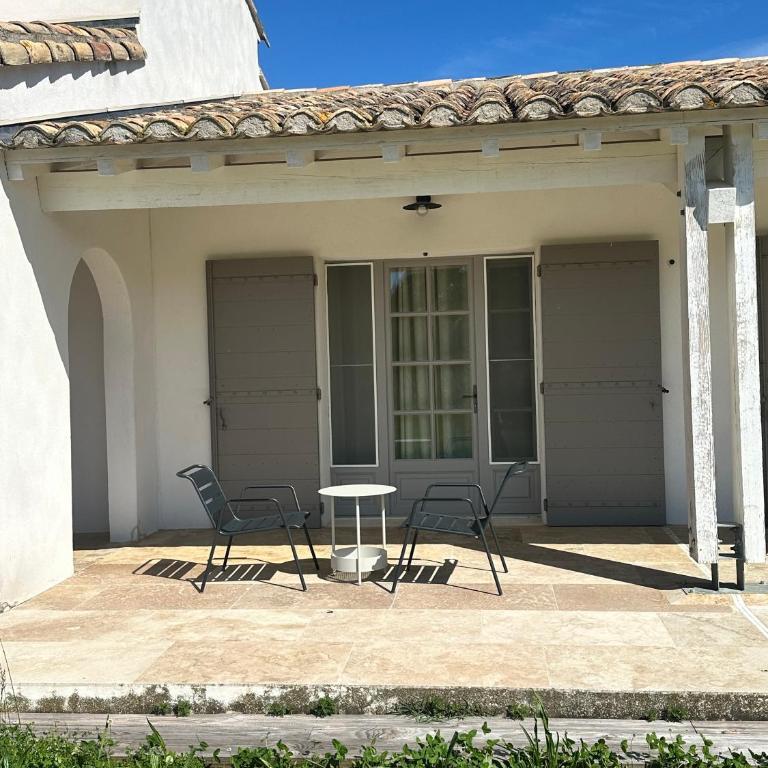 Mas du Couvin, maison d'hôtes en Camargue - Camera King con Vista Giardino - 5