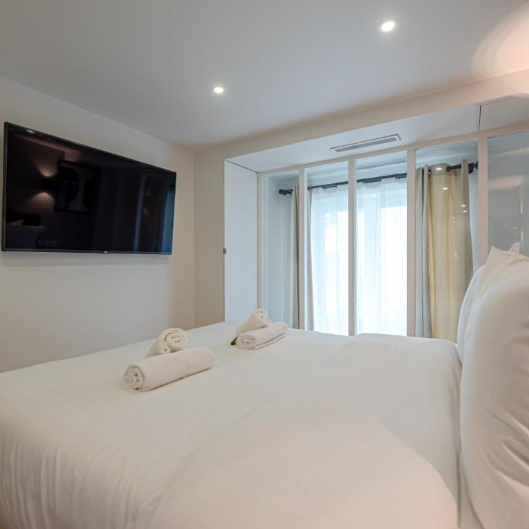 CIA - Spacious Duplex, Grands Boulevards - Four-Bedroom Deluxe Apartment - 3