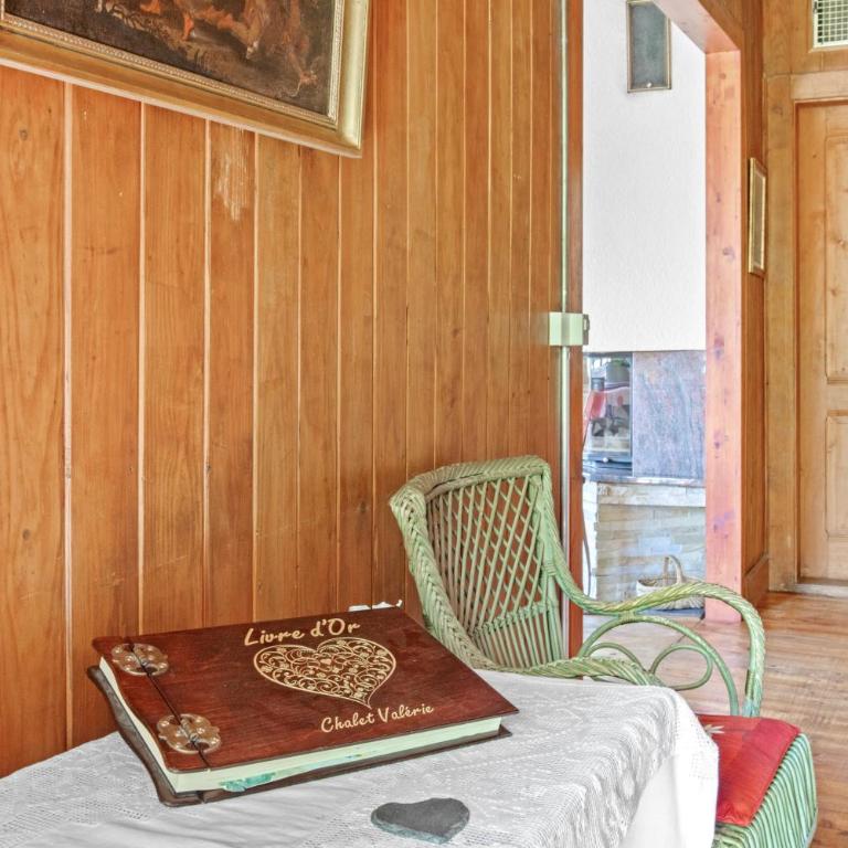 Grand chalet rustique à Gryon, avec vue et cheminée - Chalet - 19