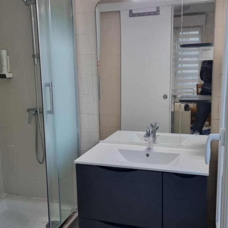 Hotel Saint Etienne - Studio - 8