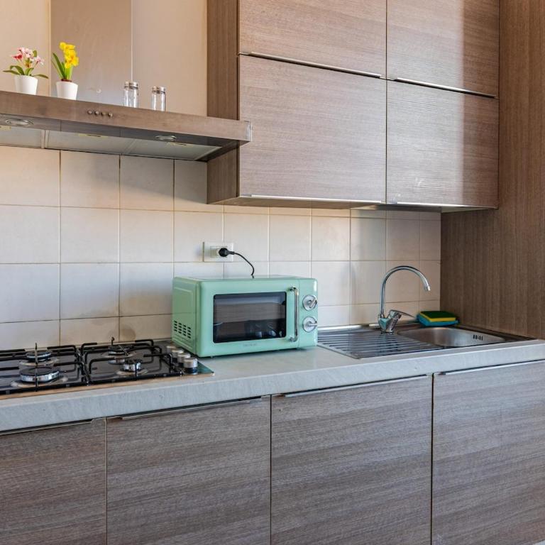 cvr 8- 3 rooms with views - near the Tower - Appartamento con 3 Camere da Letto - 3