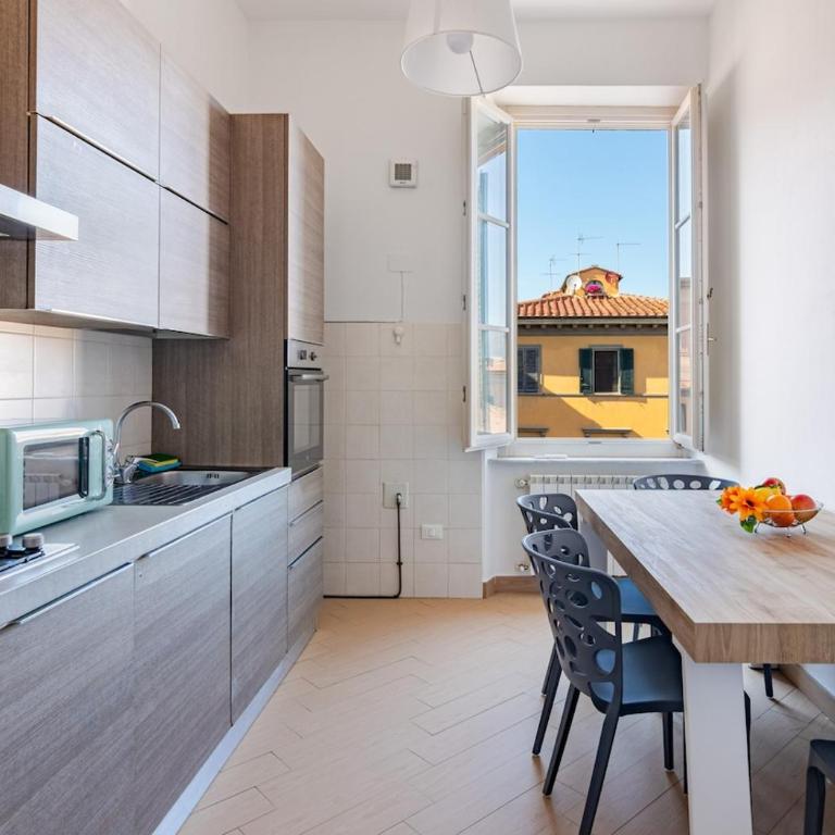 cvr 8- 3 rooms with views - near the Tower - Appartamento con 3 Camere da Letto - 14