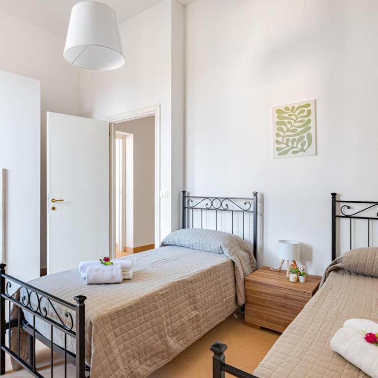cvr 8- 3 rooms with views - near the Tower - Appartamento con 3 Camere da Letto - 15