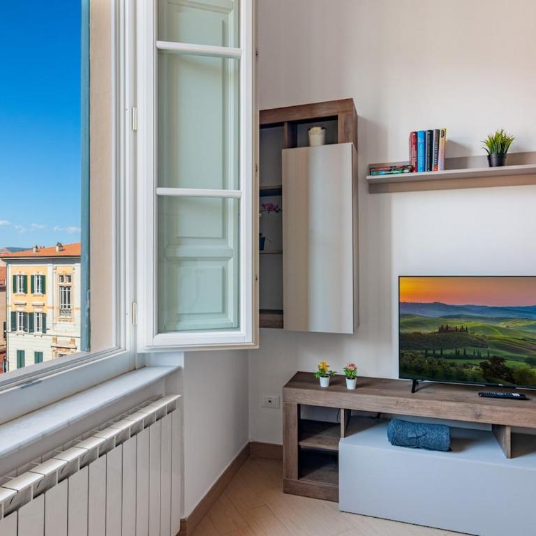 cvr 8- 3 rooms with views - near the Tower - Appartamento con 3 Camere da Letto - 21