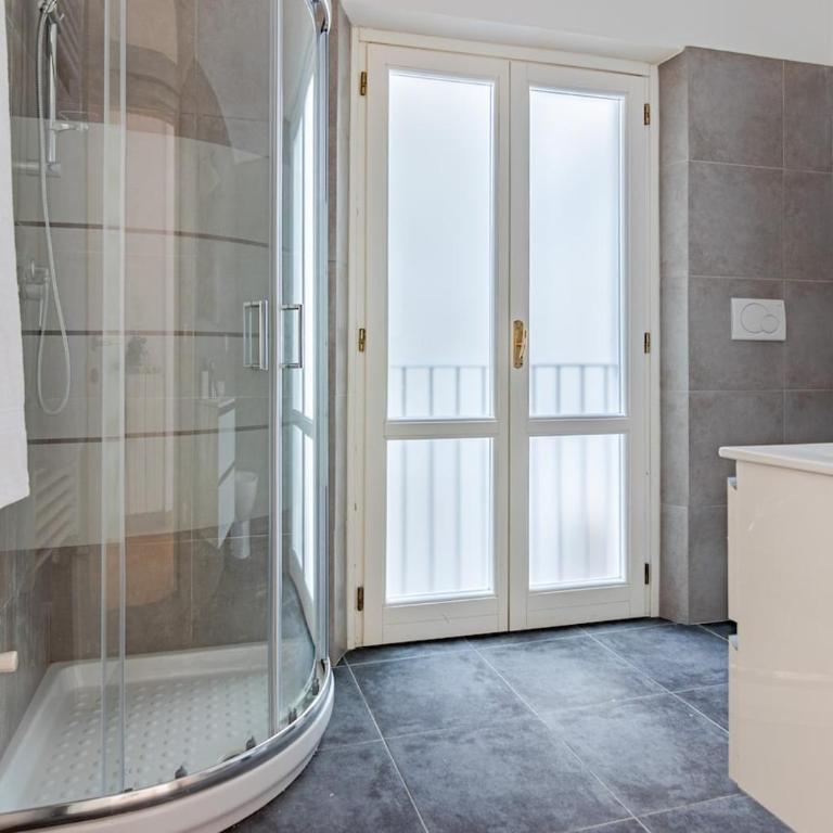 cvr 8- 3 rooms with views - near the Tower - Appartamento con 3 Camere da Letto - 27