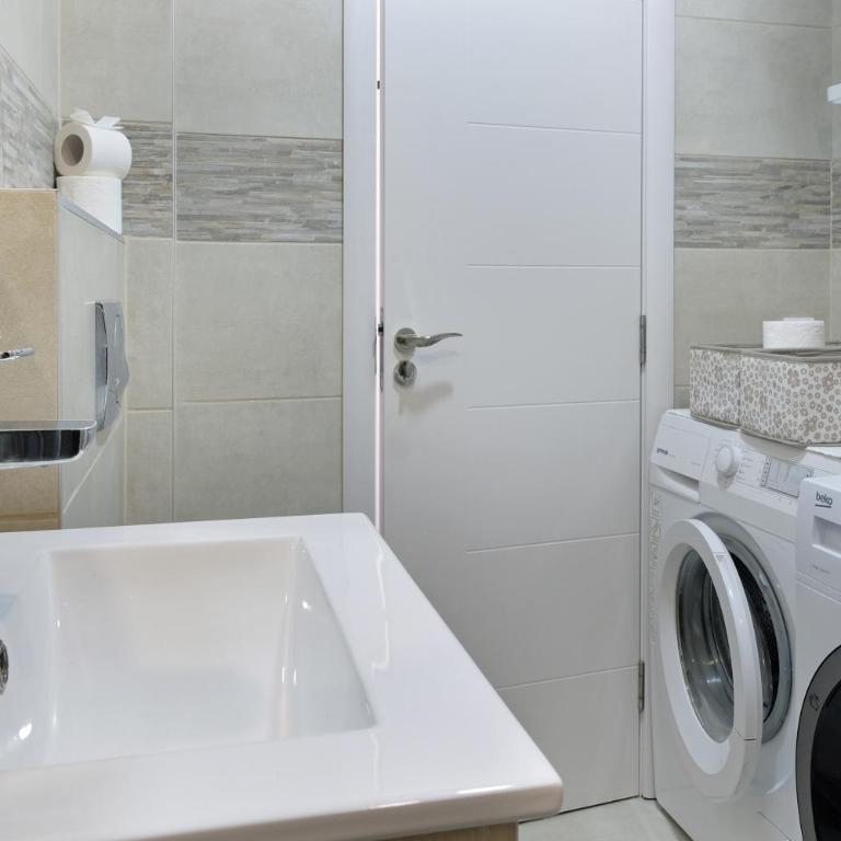 New Belgrade Roses Apartment - One-Bedroom Apartment - 14