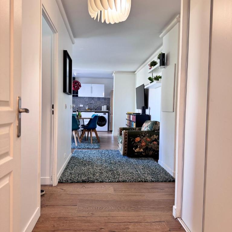 FRUITIERS2 - Bright 3 BR 15' away from the center of Paris - Three-Bedroom Apartment - 11