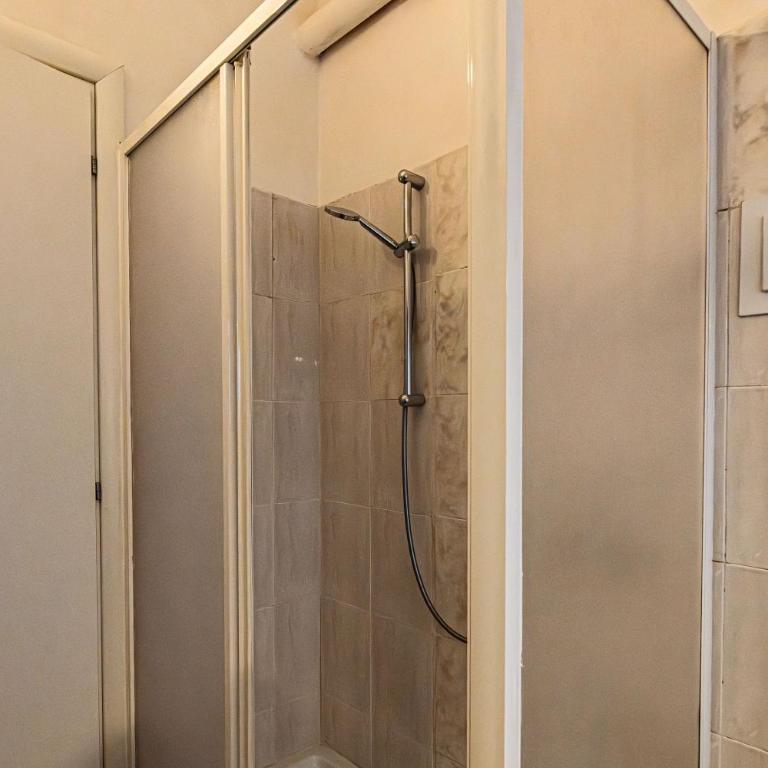 Roma san pietro - Camera Tripla con Bagno Privato - 6