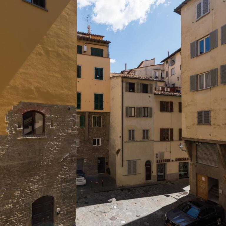 Firenze Rentals Ponte Vecchio Flat - One-Bedroom Apartment - 26