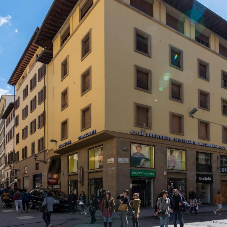 Firenze Rentals Ponte Vecchio Flat - One-Bedroom Apartment - 27