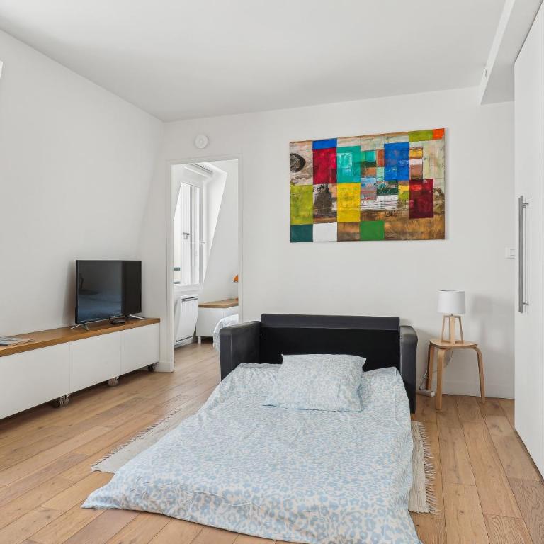 Nice apartment in the heart of Paris by Weekome - One-Bedroom Apartment - 7