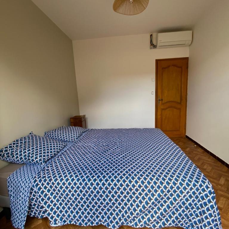 Les Mourguettes maison familiale avec piscine et garage sur 2000 m2 de terrain en campagne - Maison 7 Chambres - 27