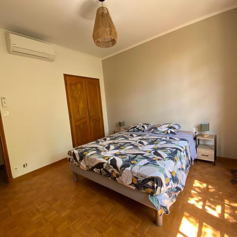 Les Mourguettes maison familiale avec piscine et garage sur 2000 m2 de terrain en campagne - Maison 7 Chambres - 29