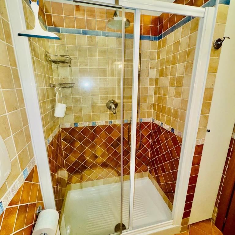 Villa Delle Rose - Casa Vacanze con 3 Camere da Letto - 41