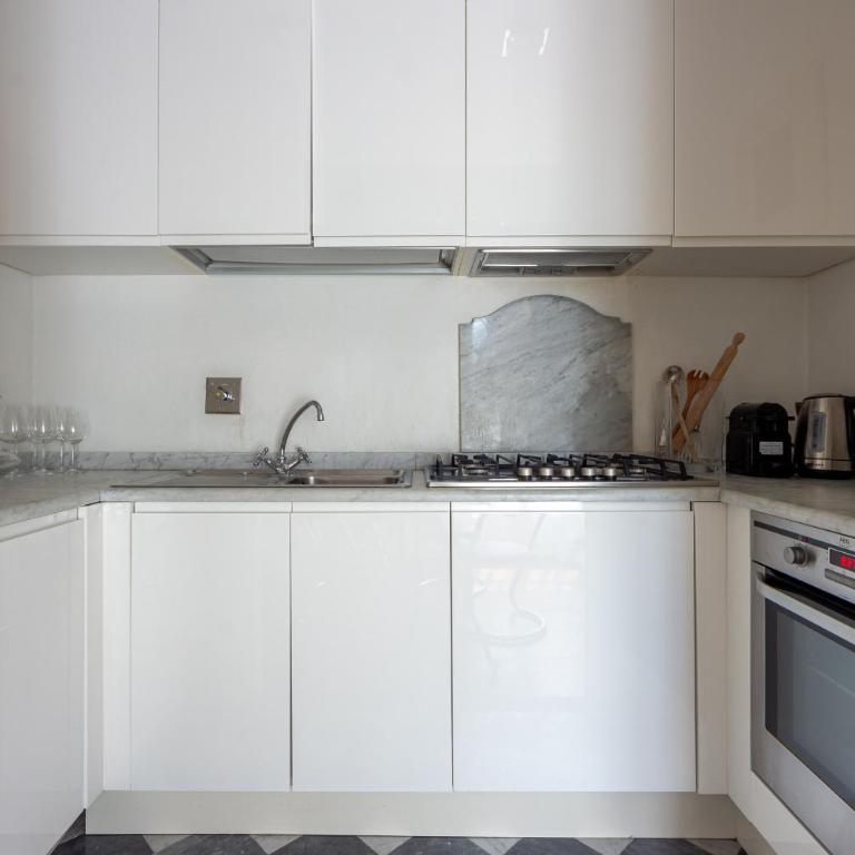 Elegant Dome Apartment in the Heart of Florence - Two-Bedroom Apartment - 6