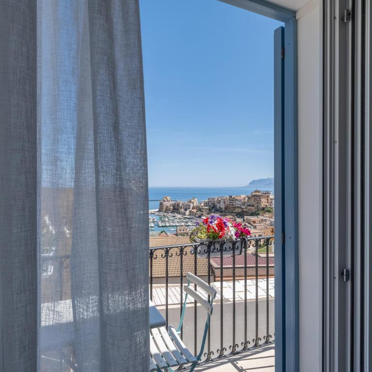 Tannur B&B - Double Room with Balcony and Sea View - 8