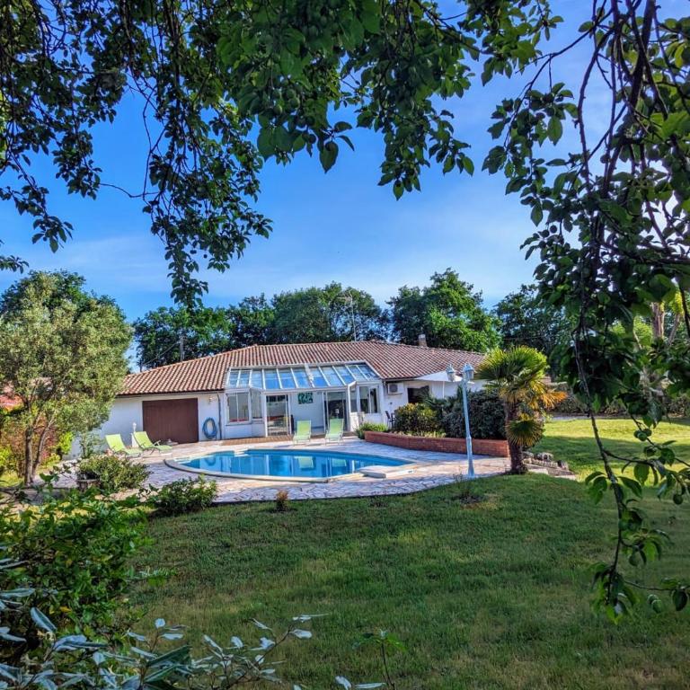 Magnifique maison avec piscine, idéalement située - Haus mit 4 Schlafzimmern - 1