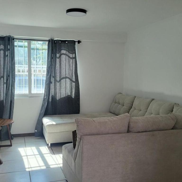Casa cerca todo en Zapopan ! - Four-Bedroom House - 1