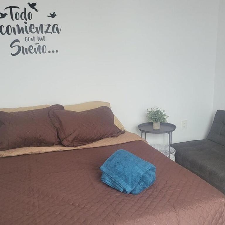 Casa cerca todo en Zapopan ! - Four-Bedroom House - 5