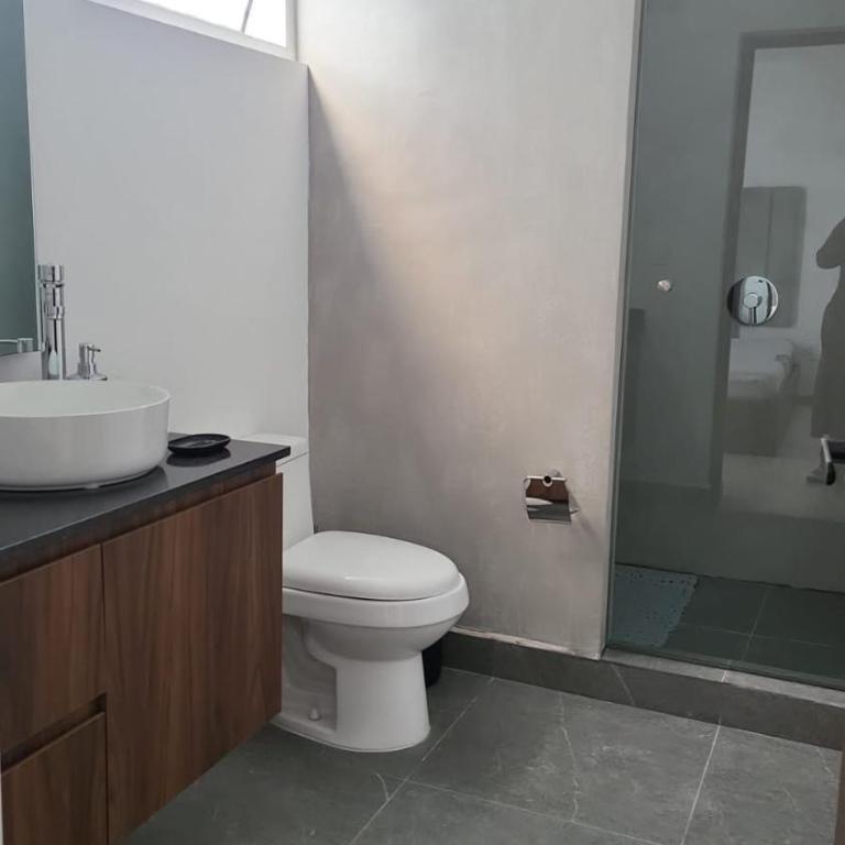 Casa cerca todo en Zapopan ! - Four-Bedroom House - 18