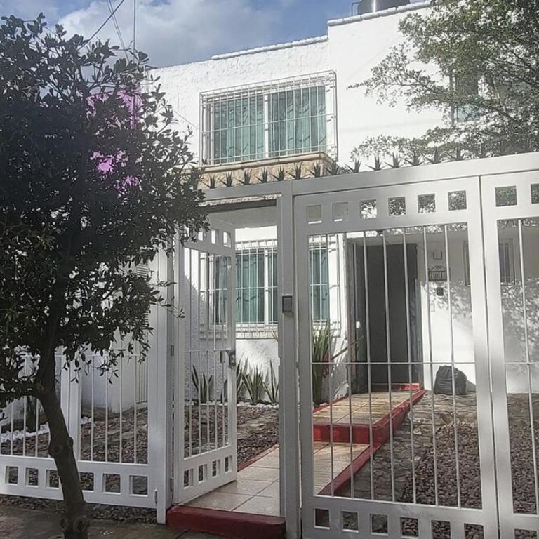 Casa cerca todo en Zapopan ! - Four-Bedroom House - 20