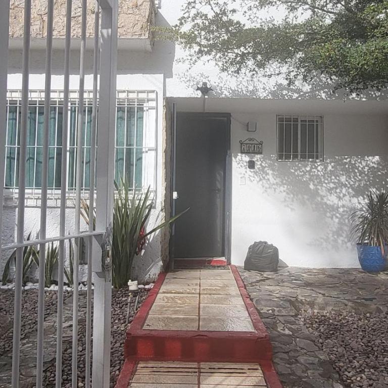 Casa cerca todo en Zapopan ! - Four-Bedroom House - 24