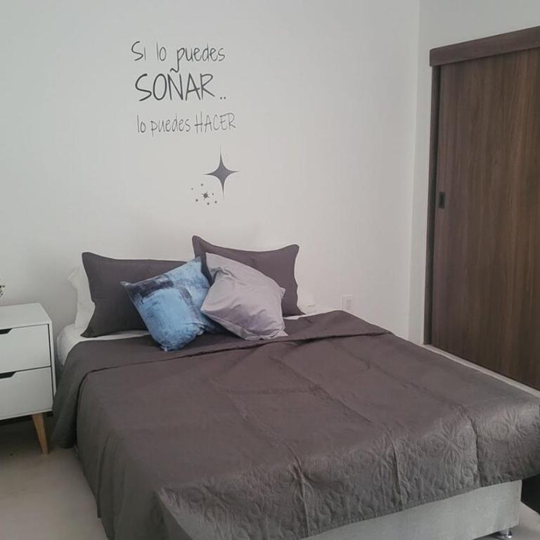 Casa cerca todo en Zapopan ! - Four-Bedroom House - 28