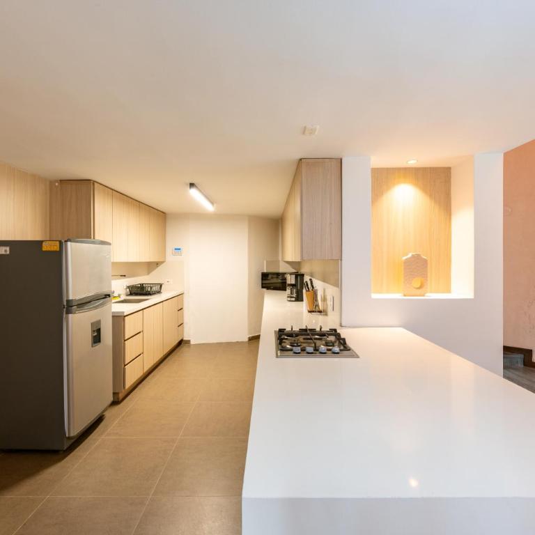 5BR Poblado Villa close to Lleras Jacuzzi Cinema AC - Villa - 3