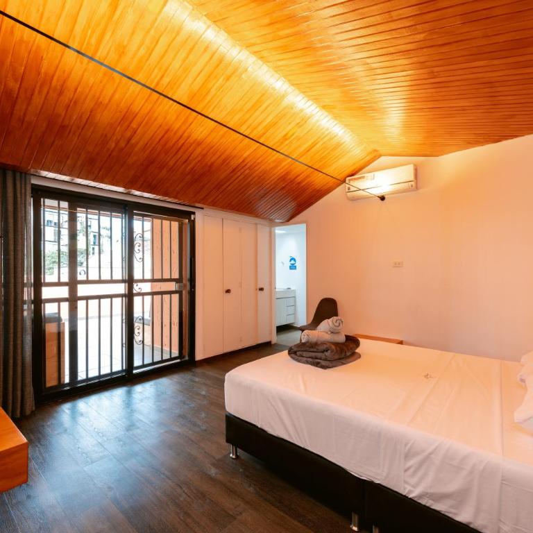 5BR Poblado Villa close to Lleras Jacuzzi Cinema AC - Villa - 8