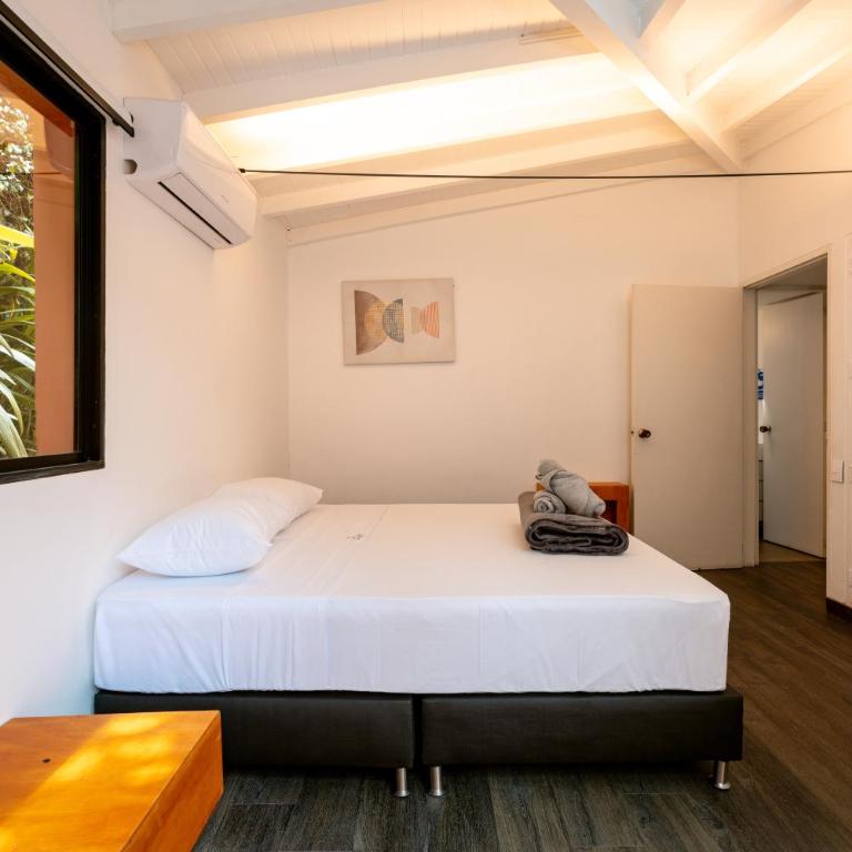 5BR Poblado Villa close to Lleras Jacuzzi Cinema AC - Villa - 16