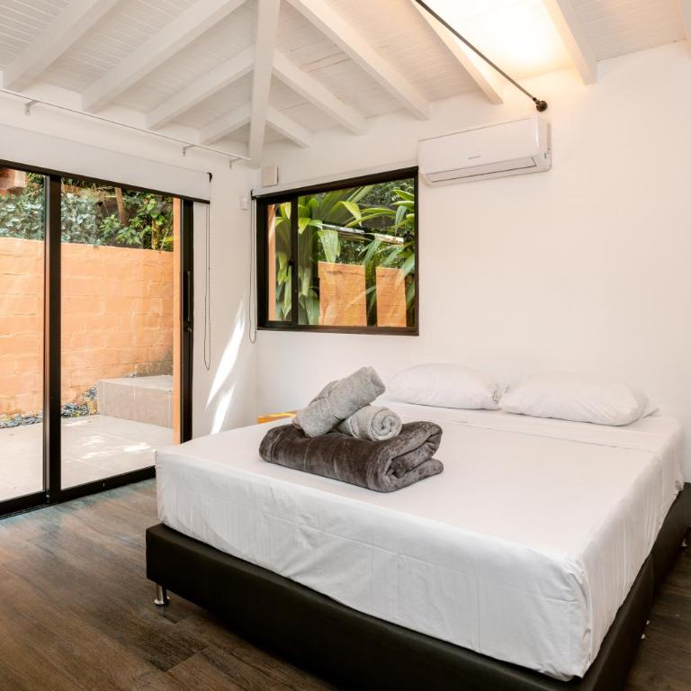 5BR Poblado Villa close to Lleras Jacuzzi Cinema AC - Villa - 31