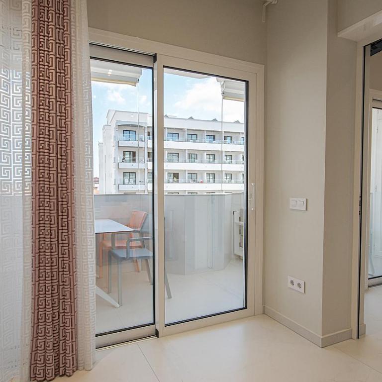 Atlantic Coast 'Princely' Apartment - Playa Del Inglés - Two-Bedroom Apartment - 31