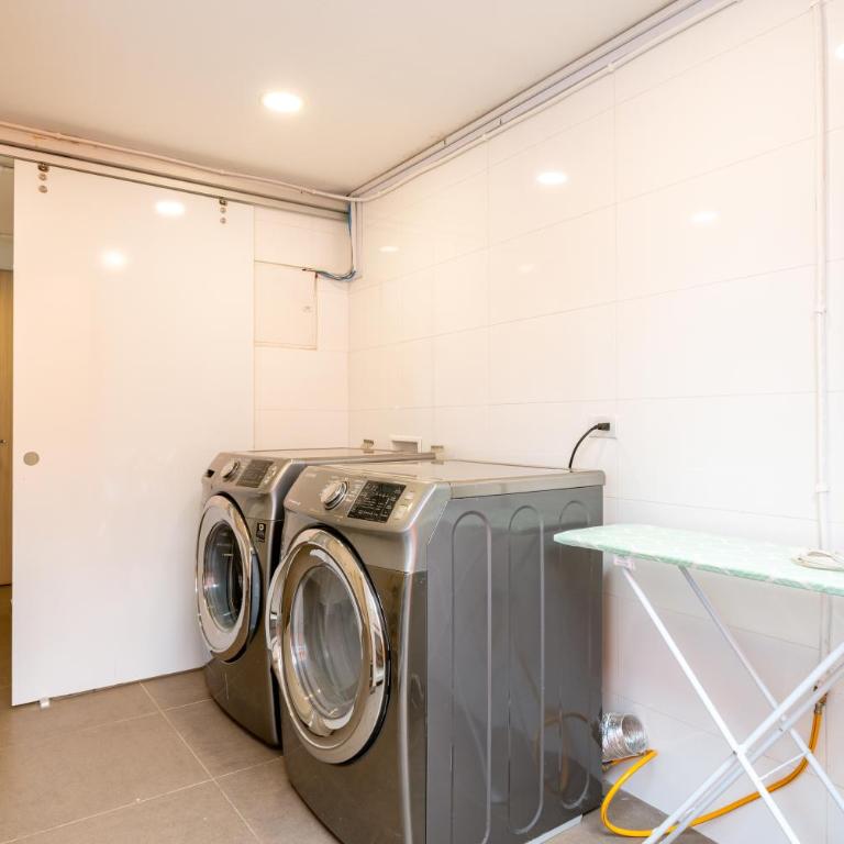 5BR Poblado Villa close to Lleras Jacuzzi Cinema AC - Villa - 56