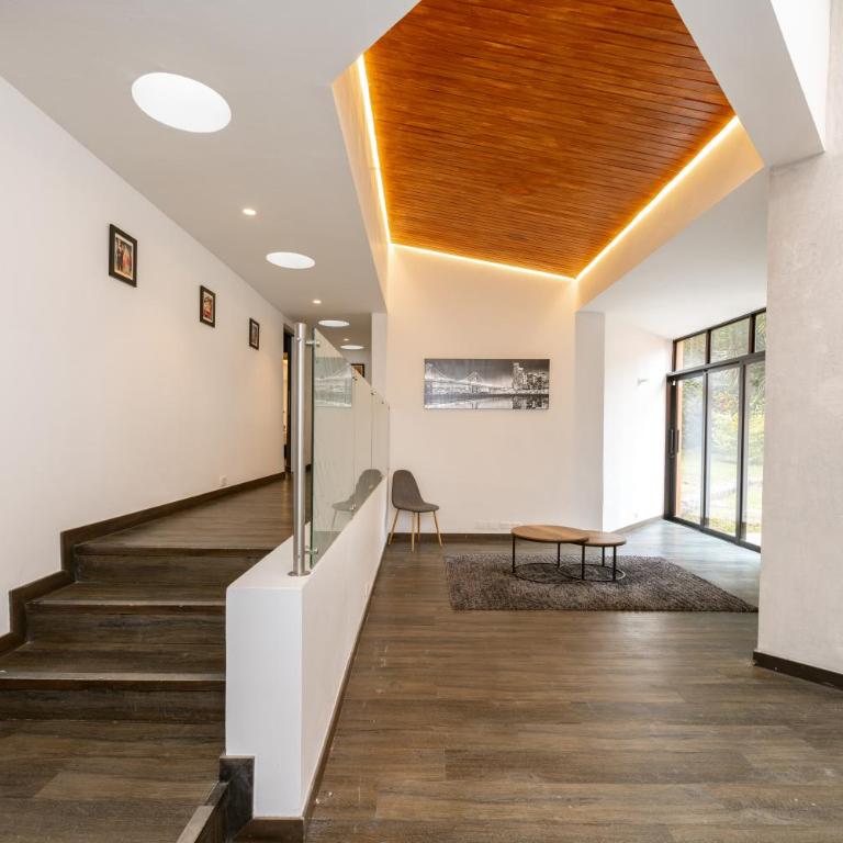5BR Poblado Villa close to Lleras Jacuzzi Cinema AC - Villa - 58