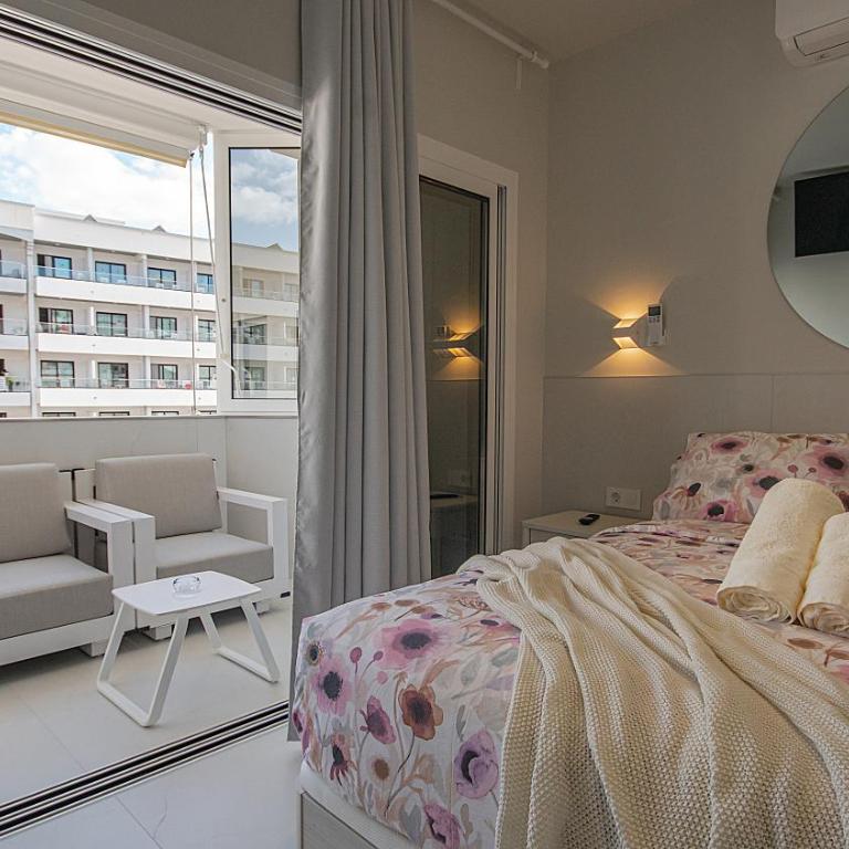 Atlantic Coast 'Princely' Apartment - Playa Del Inglés - Two-Bedroom Apartment - 26
