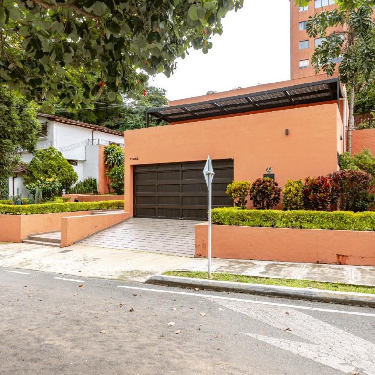 5BR Poblado Villa close to Lleras Jacuzzi Cinema AC - Villa - 74
