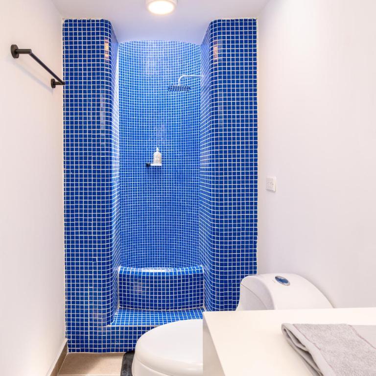 5BR Poblado Villa close to Lleras Jacuzzi Cinema AC - Villa - 75