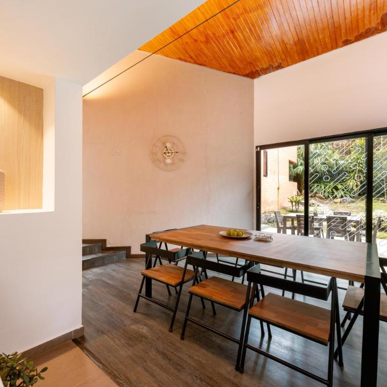 5BR Poblado Villa close to Lleras Jacuzzi Cinema AC - Villa - 81