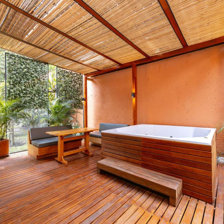 5BR Poblado Villa close to Lleras Jacuzzi Cinema AC - Villa - 89